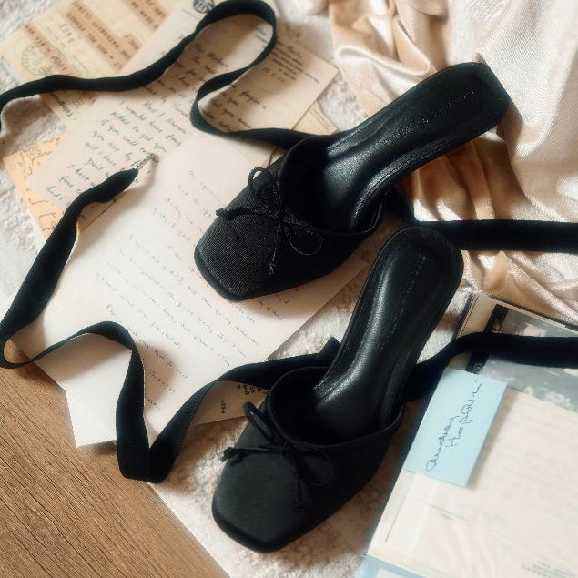 Black heel laces